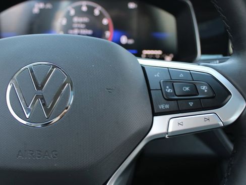 Used 2025 Volkswagen Jetta SE w/ Sunroof Package FWD image 12