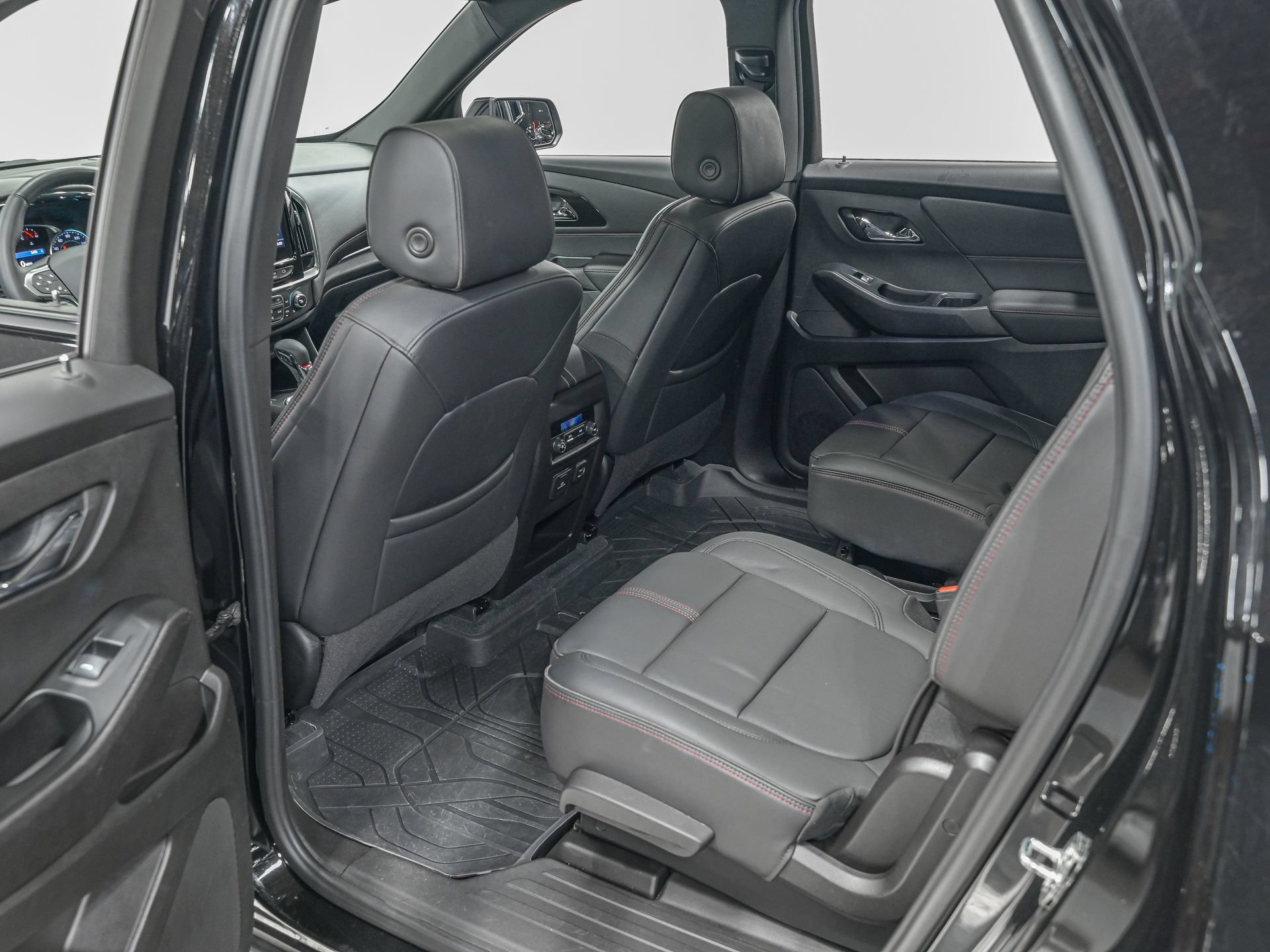 Used 2023 Chevrolet Traverse RS AWD/4WD image 27