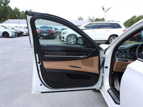 Used 2013 BMW 750Li image 34