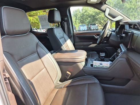 Used 2023 GMC Sierra 1500 Denali AWD/4WD image 40