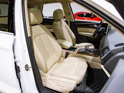 Used 2018 Audi Q5 2.0T Premium Plus w/ Premium Plus Package image 21