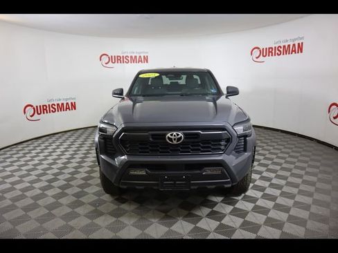 Used 2025 Toyota Tacoma TRD Off-Road AWD/4WD image 13