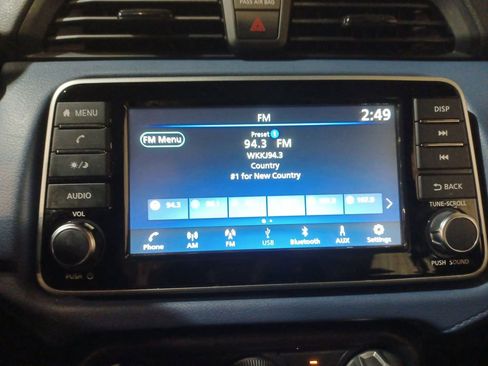 Used 2025 Nissan Versa SV image 12