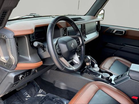 Used 2024 Ford Bronco Outer Banks AWD/4WD image 17