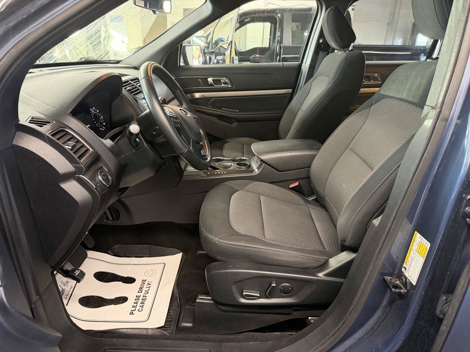 Used 2018 Ford Explorer XLT FWD image 13