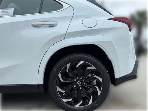 New 2026 Lexus UX 300h FWD image 4