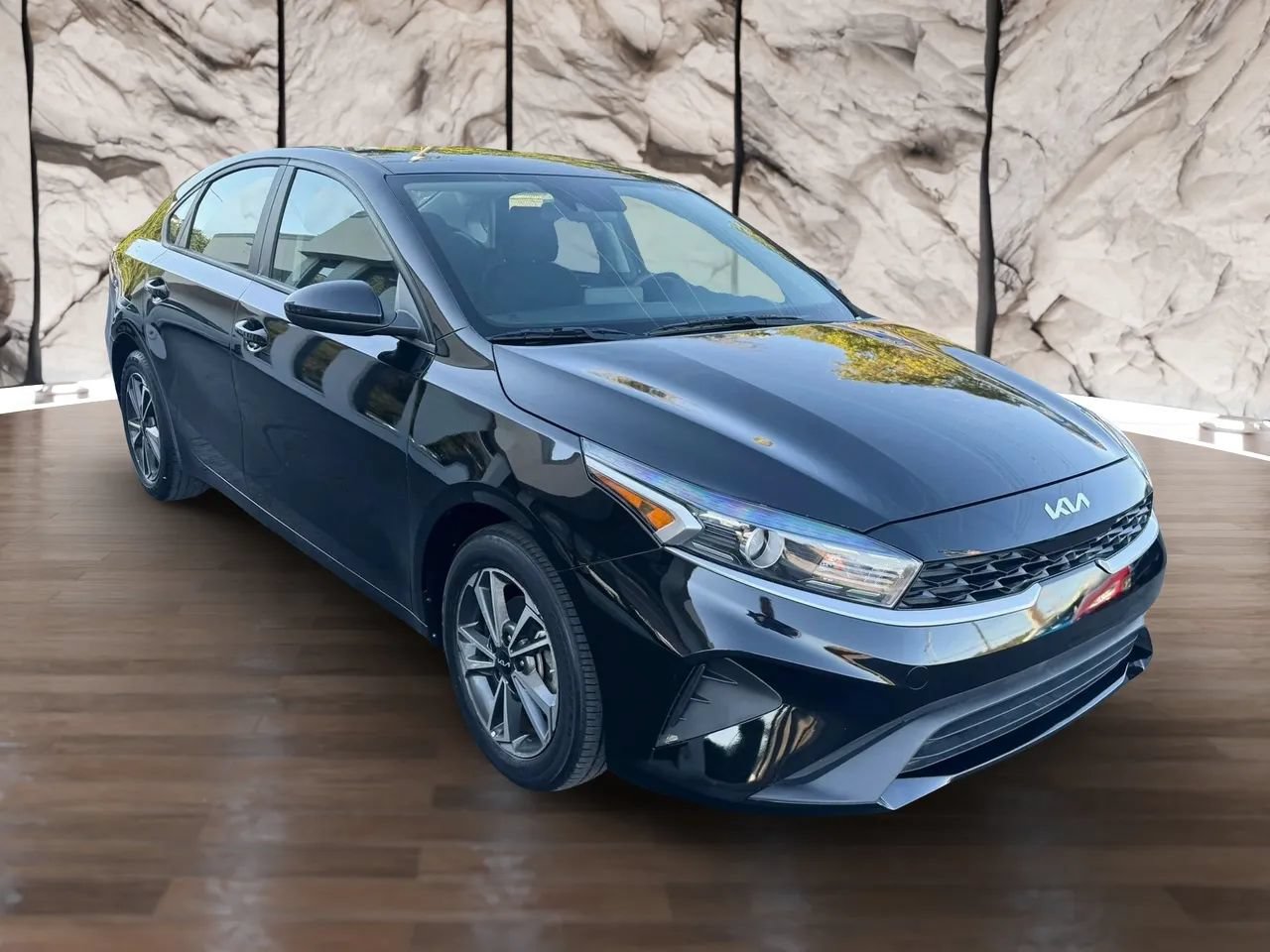 Used 2023 Kia Forte LXS FWD image 3
