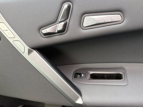 Used 2026 BMW iX xDrive45 w/ M Sport Package image 21