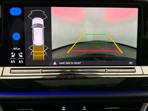 Used 2025 Volkswagen Atlas SEL image 11