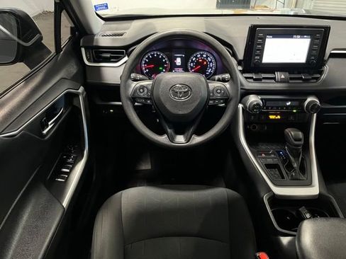 Used 2019 Toyota RAV4 XLE w/ Convenience Package FWD image 18