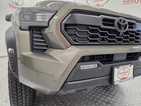 New 2026 Toyota Tacoma TRD Off-Road image 9