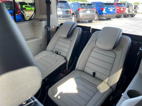 Used 2019 Ford Transit Connect Titanium w/ Titanium Premium Package image 20