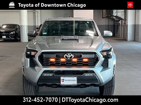 Used 2025 Toyota Tacoma TRD Sport AWD/4WD image 3