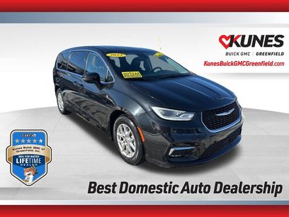 Used 2023 Chrysler Pacifica Touring-L