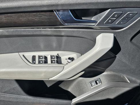 Used 2018 Audi Q5 2.0T Premium Plus w/ Premium Plus Package image 10