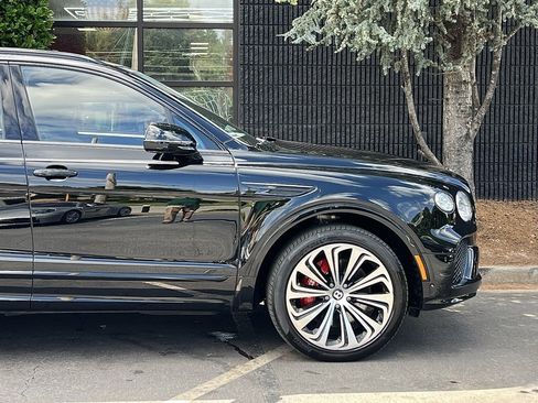 Used 2023 Bentley Bentayga image 21