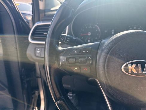 Used 2017 Kia Sorento FWD w/ LX Convenience Package image 17
