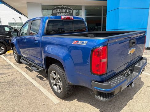 Used 2018 Chevrolet Colorado Z71 AWD/4WD image 2