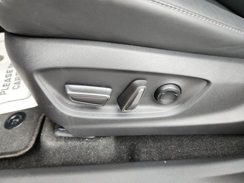 Used 2024 Toyota Crown AWD/4WD image 25
