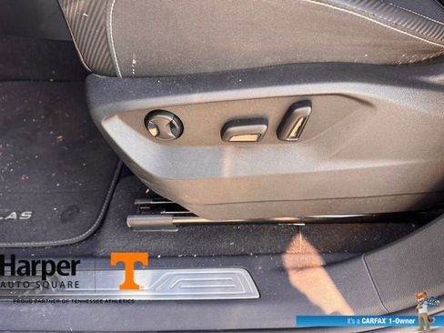 Used 2024 Volkswagen Atlas Cross Sport SE image 18