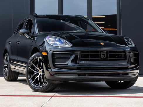 New 2025 Porsche Macan image 6