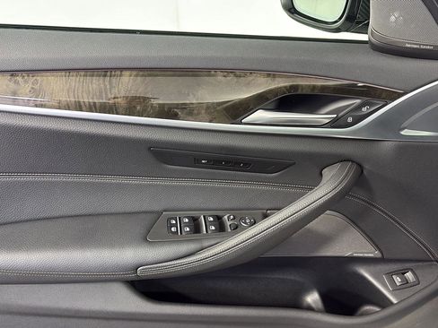 Used 2019 BMW 540i xDrive w/ M Sport Package image 26