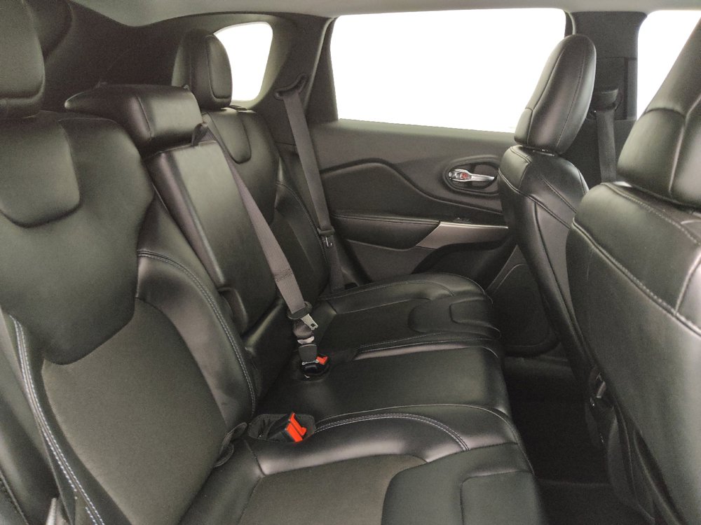 Used 2021 Jeep Cherokee Latitude Plus FWD image 19