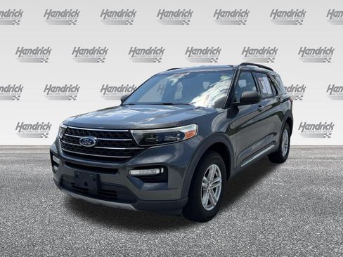 Used 2020 Ford Explorer XLT w/ Equipment Group 202A RWD image 5