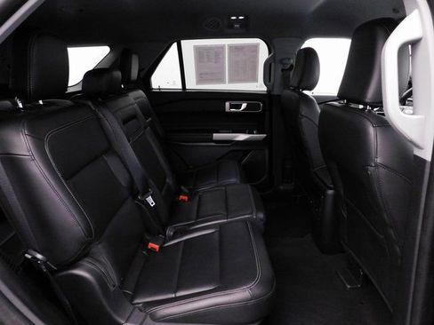 Used 2024 Ford Explorer XLT w/ Equipment Group 202A image 34