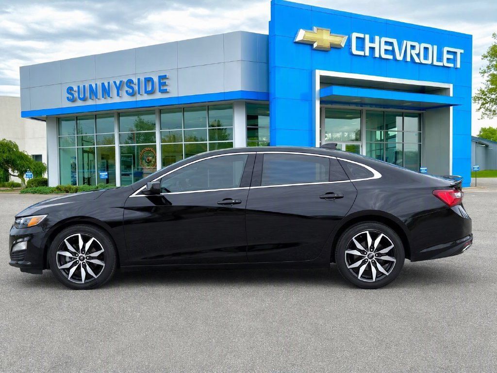 Used 2025 Chevrolet Malibu RS w/ LPO, Floor Liner Package FWD image 7