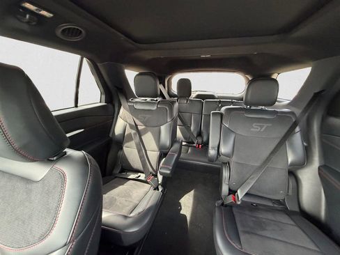Used 2025 Ford Explorer ST AWD/4WD image 10