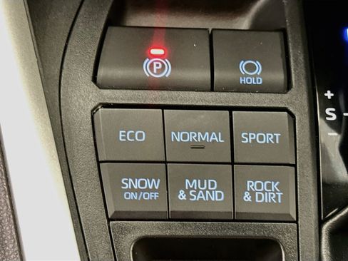 Used 2019 Toyota RAV4 XLE AWD/4WD image 26
