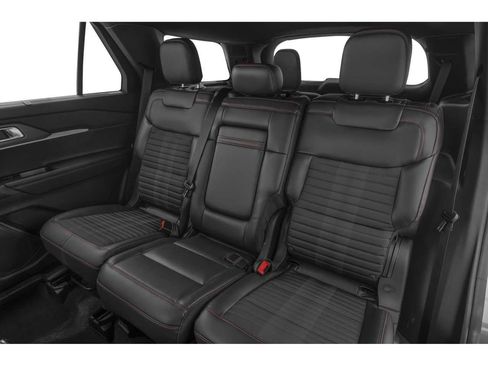 Used 2025 Ford Explorer ST-Line w/ ST-Line Street Pack AWD/4WD image 9