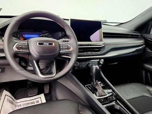 Used 2023 Jeep Compass Trailhawk AWD/4WD image 12