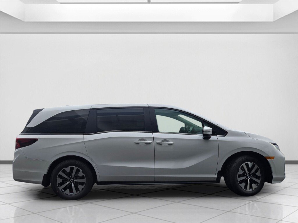 New 2026 Honda Odyssey EX-L image 3