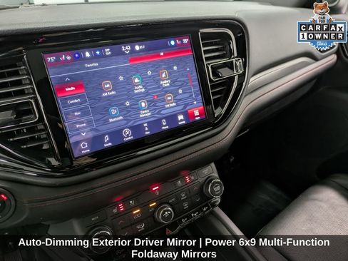 Used 2025 Dodge Durango GT AWD/4WD image 14