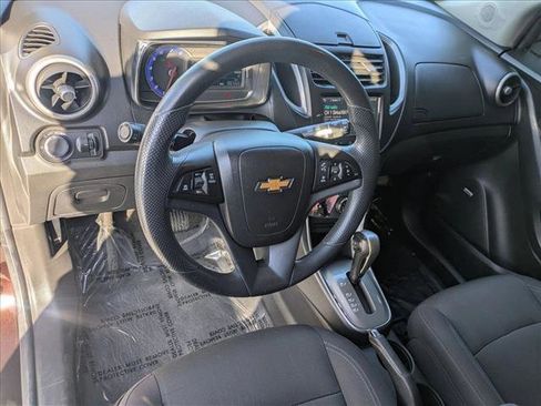 Used 2016 Chevrolet Trax LT w/ LT Sun and Sound Package image 10