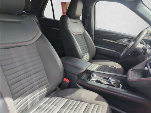 Used 2025 Ford Explorer ST-Line w/ Premium Package image 20