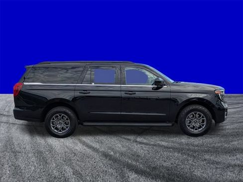 Used 2025 Ford Expedition Max Active AWD/4WD image 3