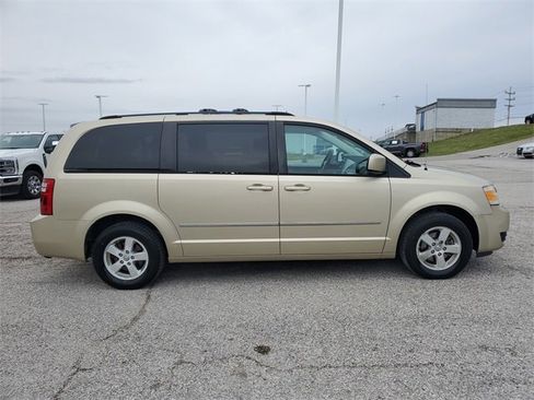 Used 2010 Dodge Grand Caravan SXT w/ Family Value Group image 3