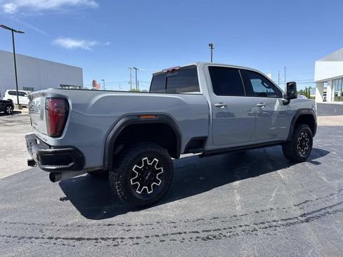 Used 2024 GMC Sierra 2500 AT4X AWD/4WD image 5
