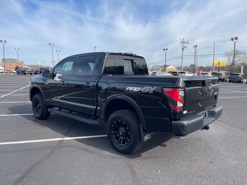 Used 2021 Nissan Titan PRO-4X w/ Pro-4x Convenience Package image 14