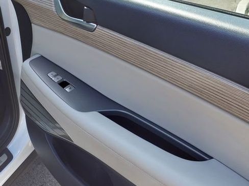 Used 2021 Hyundai Palisade Limited image 24