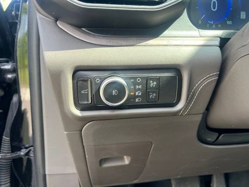 Used 2023 Ford Explorer Platinum w/ Technology Package AWD/4WD image 20