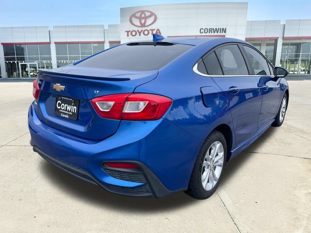 Used 2016 Chevrolet Cruze LT w/ Sun And Sound Package FWD image 5