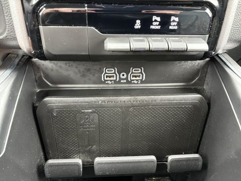 Used 2025 RAM 1500 Big Horn AWD/4WD image 16