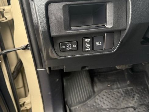 Used 2018 Toyota Tacoma SR5 image 16