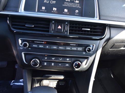 Used 2020 Kia Optima LX image 19