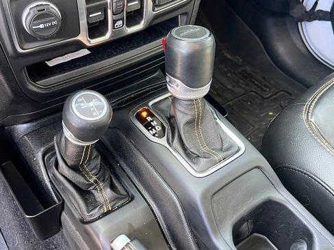 Used 2021 Jeep Gladiator Overland image 21