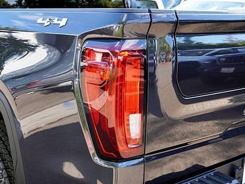 Used 2025 GMC Sierra 1500 SLT AWD/4WD image 7